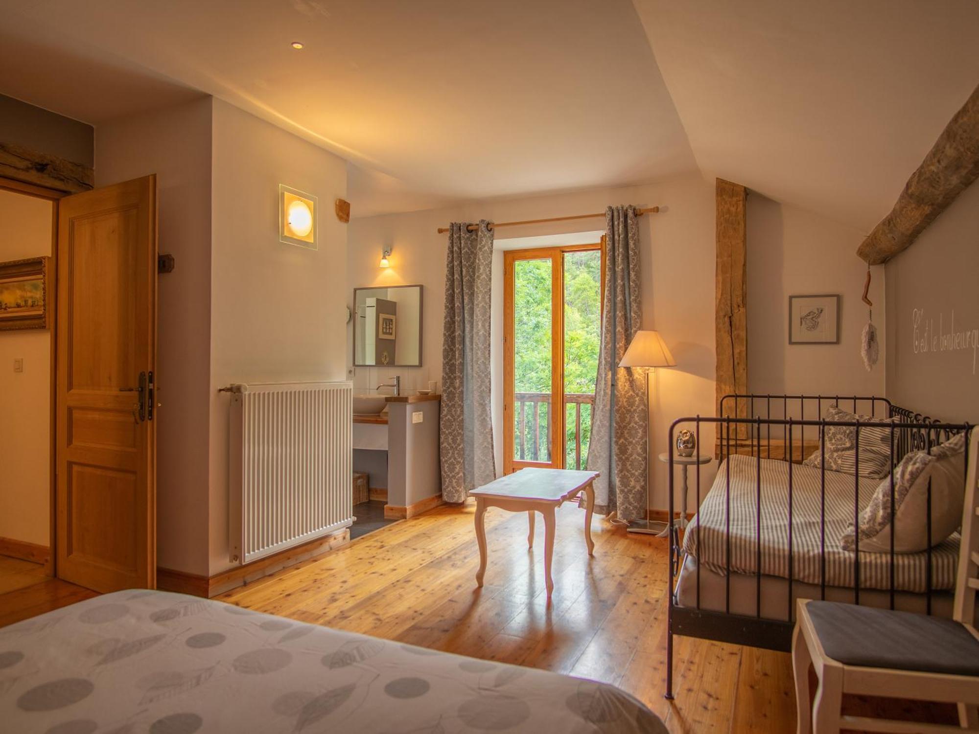 Le Moulin Ollivier Hotell Saint-André-dʼEmbrun Exteriör bild